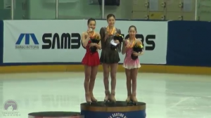 Yu-Na Kim Receives Gold Medal at the 2013 Korea National Championship Victory Ceremony