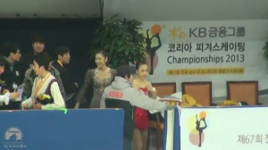 Yu-Na Kim Receives Gold Medal at the 2013 Korea National Championship Victory Ceremony